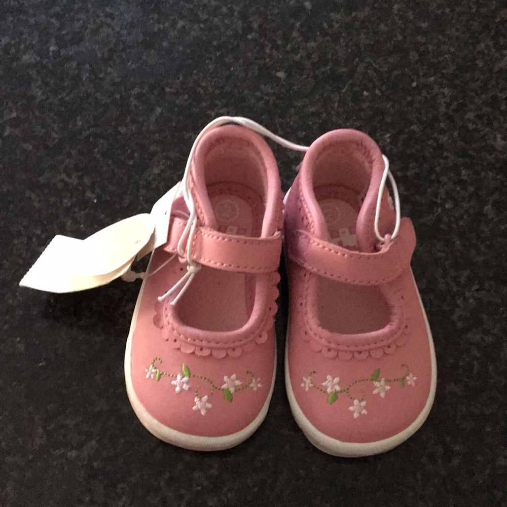 NWT infant shoes